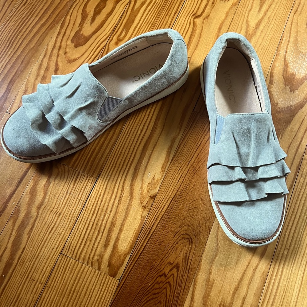 Vionic grey slip on sneakers